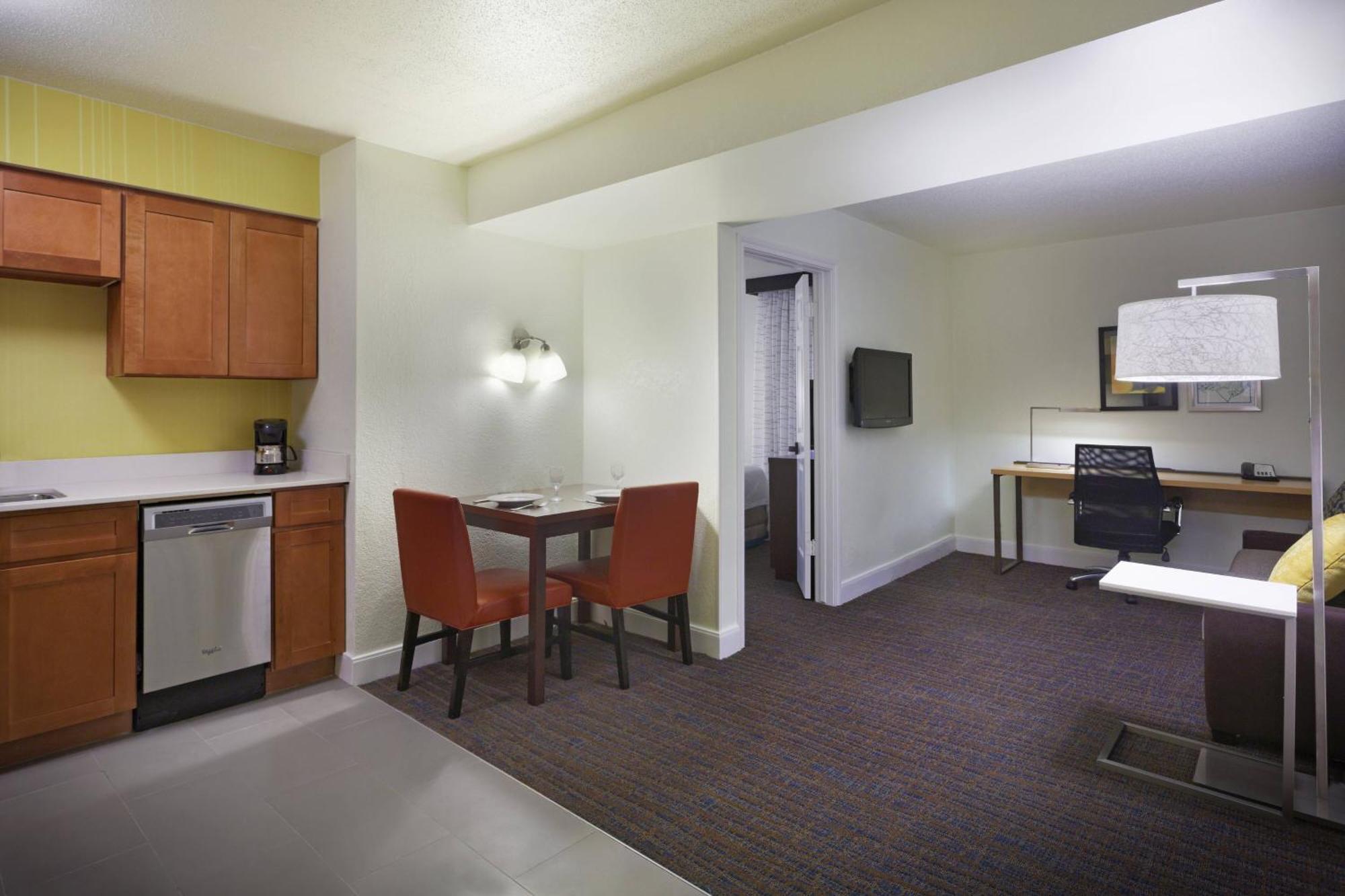 Residence Inn Houston By The Galleria Экстерьер фото