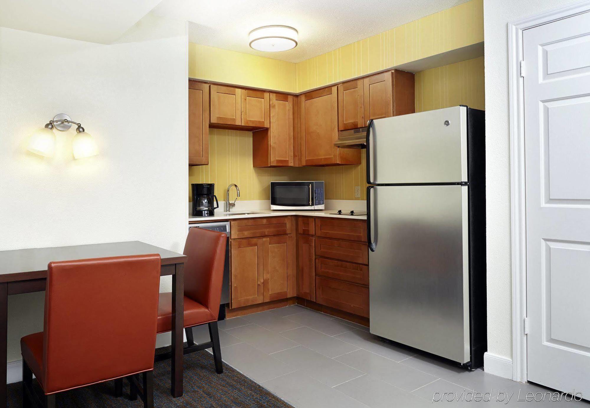 Residence Inn Houston By The Galleria Экстерьер фото